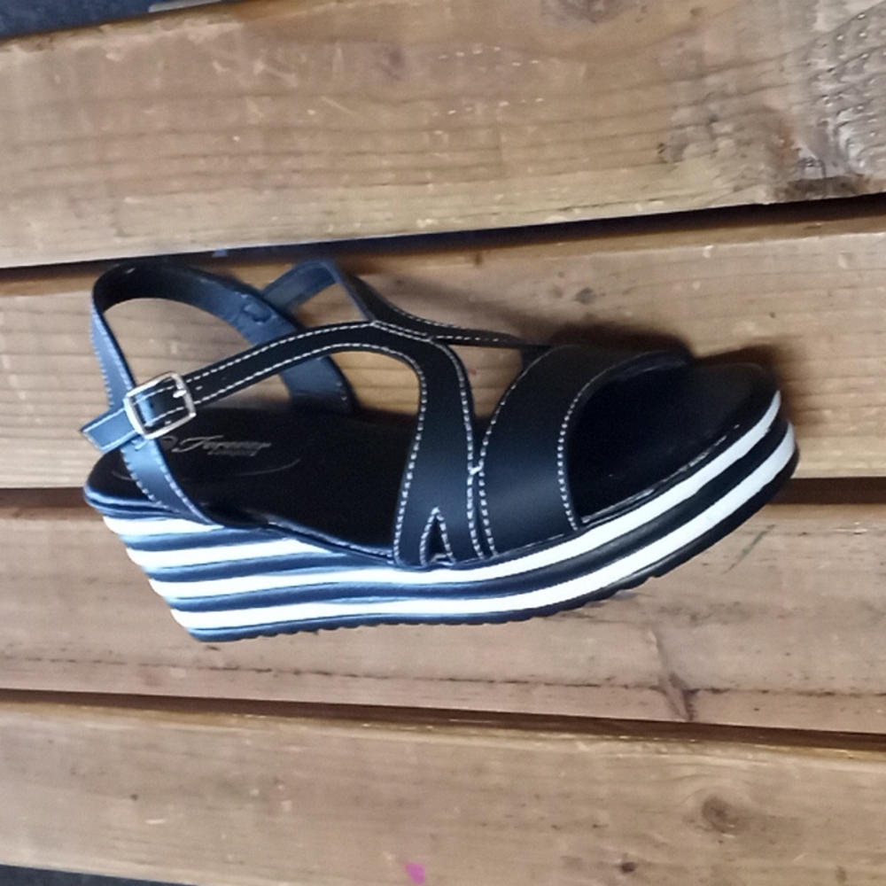 Women sandals size 9. 10